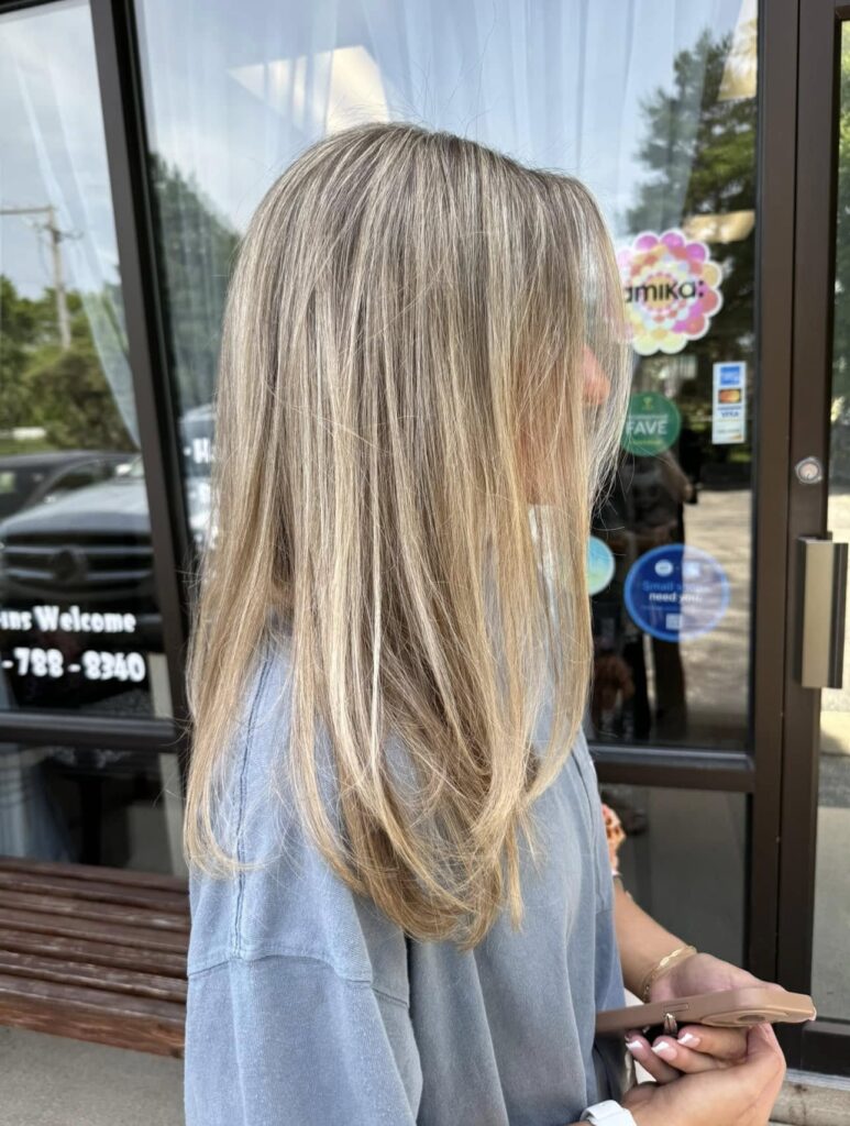 Long blended blonde highlights